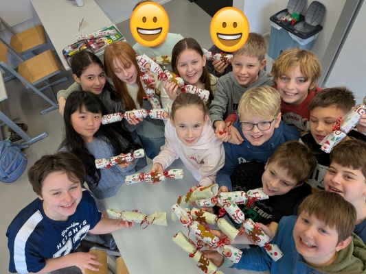 Foto: 1A mit ihren christmas crackers