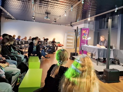 Foto: Autorenlesung KIJUBU 2025