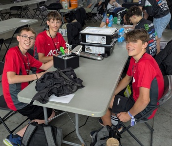 Foto: Collage RoboCup Junior Wien 2026