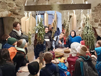 Foto: Burgrundgang, hier in der Burgküche